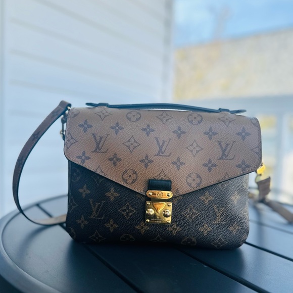 Louis Vuitton Pochette Métis Monogram Reverse – Authentic & Excellent Condition - Picture 5 of 12
